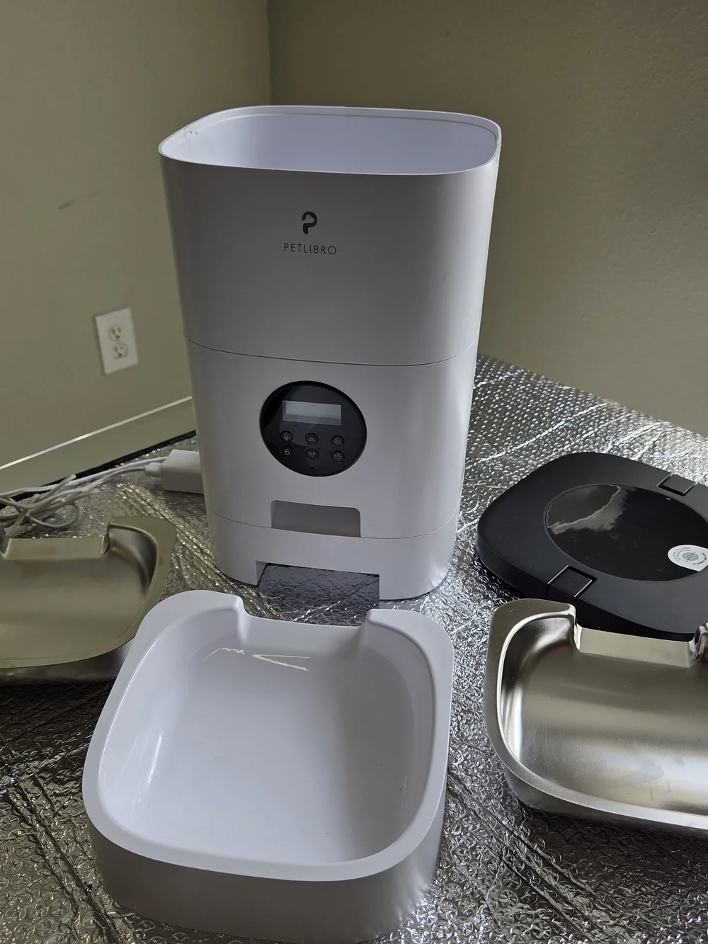 PetLibro Automatic Cat Feeder - White and Black